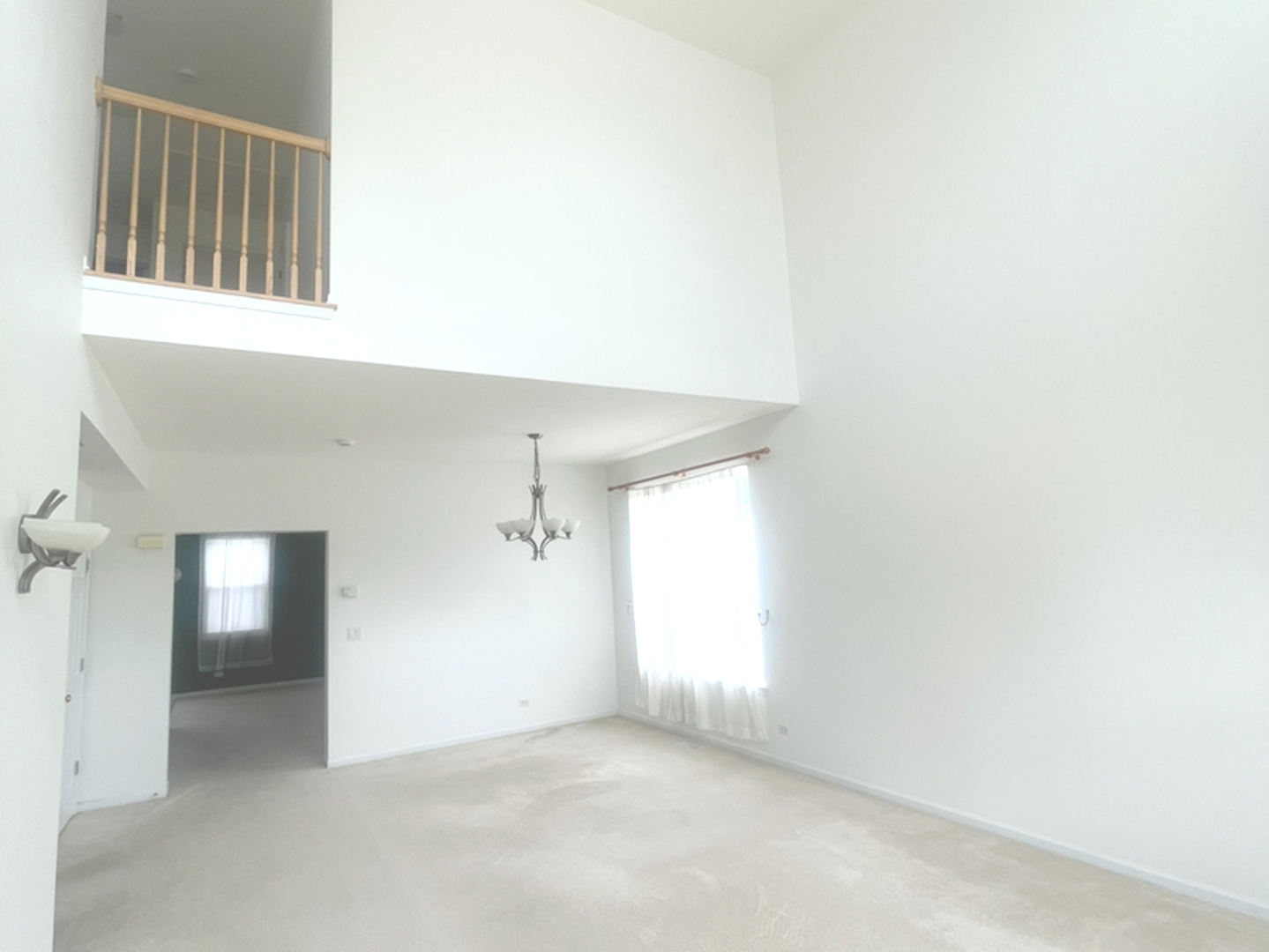 1884 Fescue Drive Property Photo 3