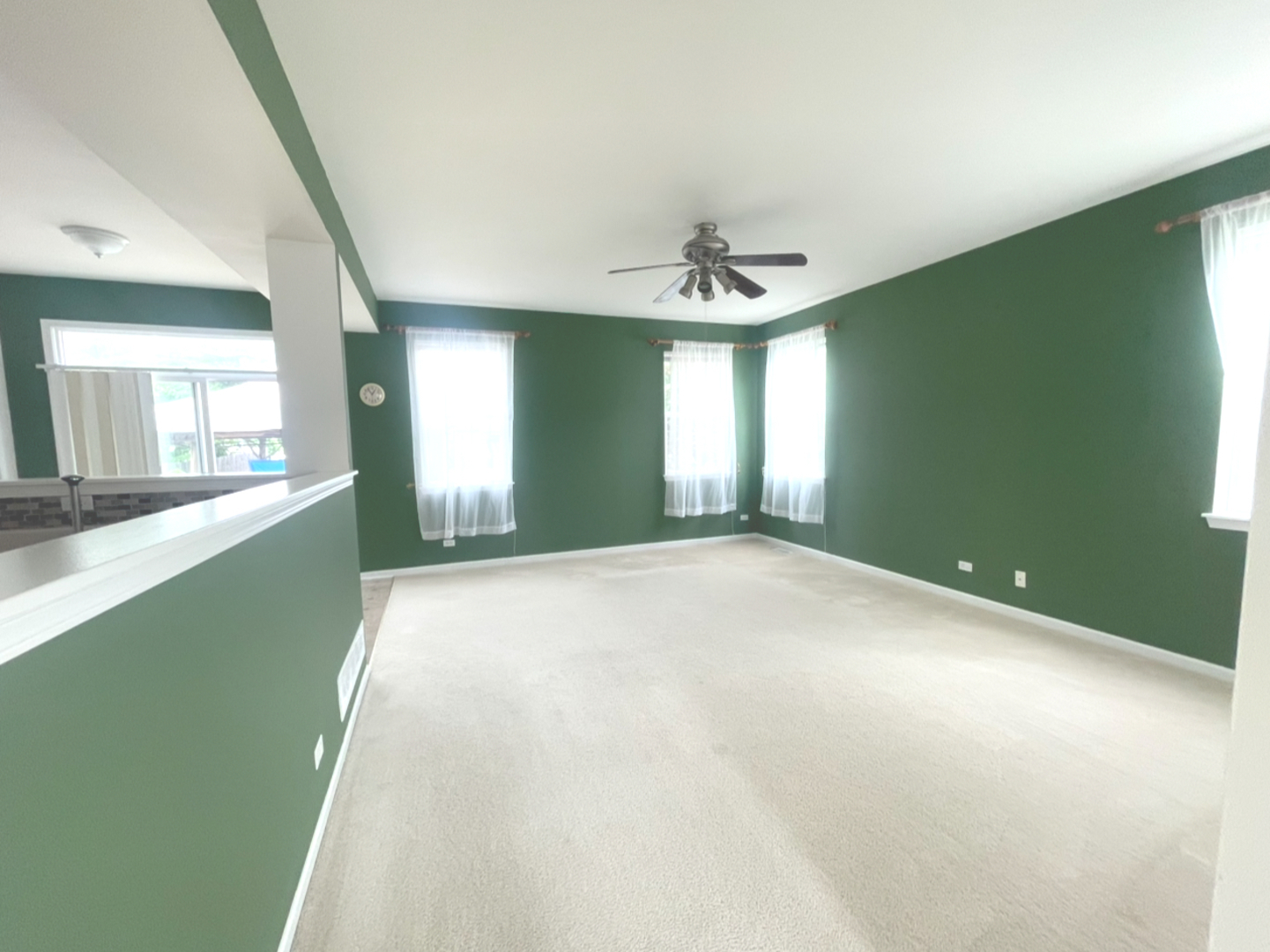 1884 Fescue Drive Property Photo 9