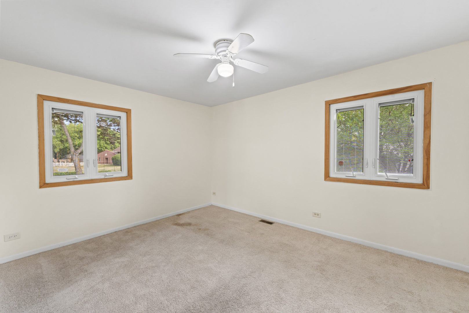 109 Landmeier Road Property Photo 5