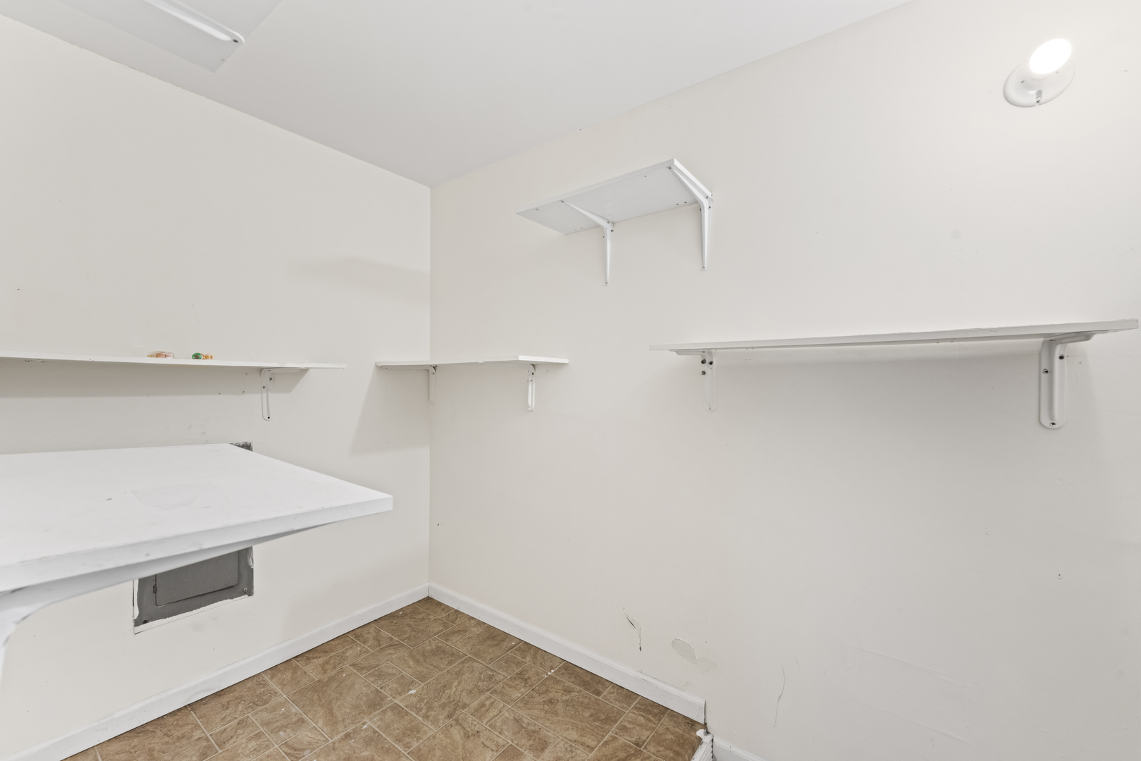 109 Landmeier Road Property Photo 15