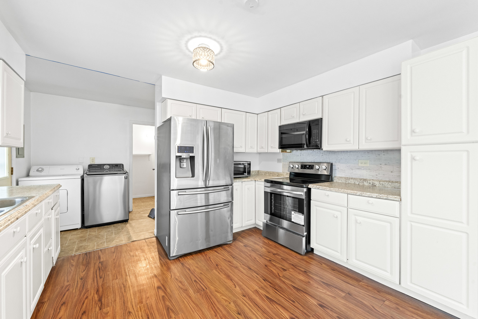 109 Landmeier Road Property Photo 17