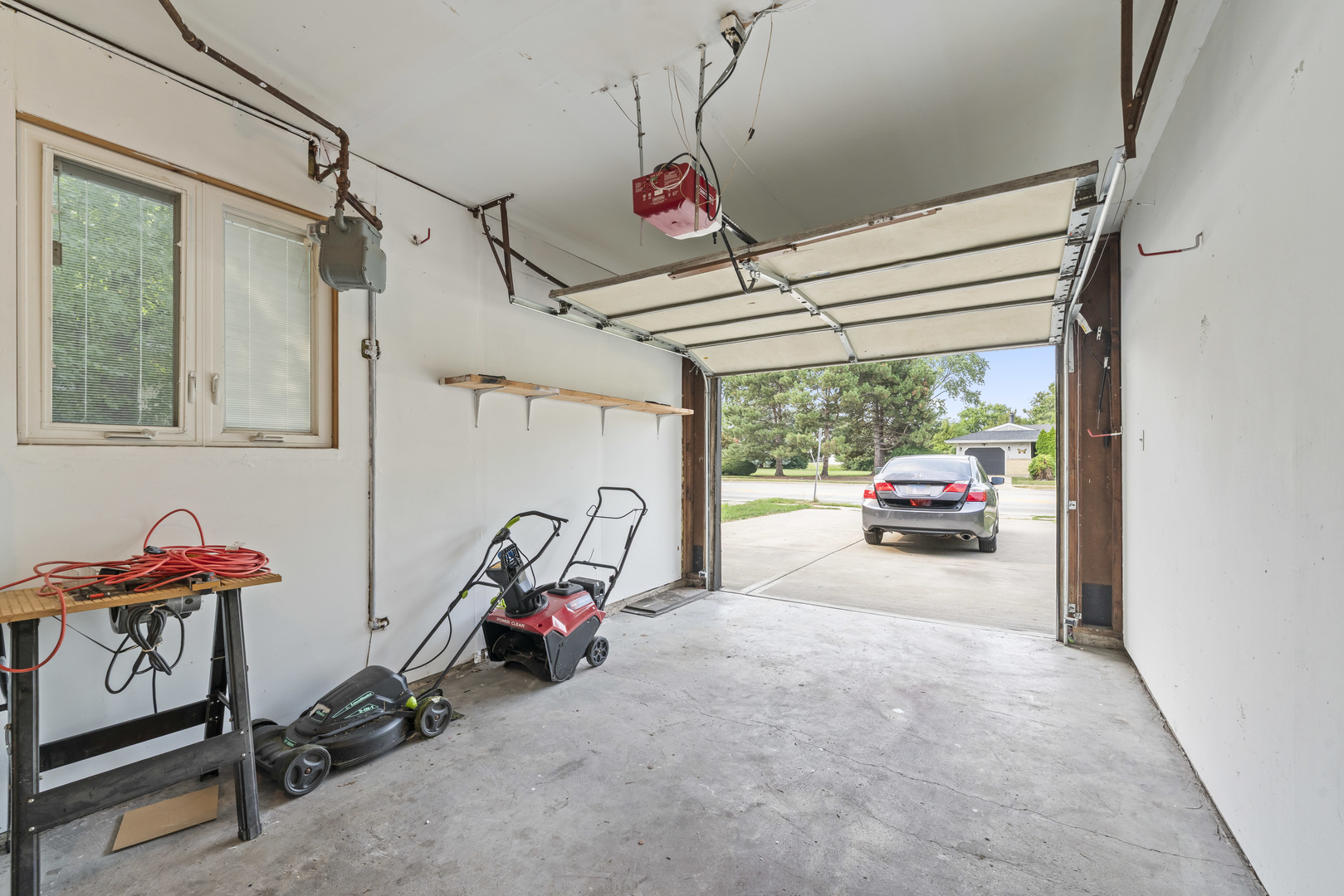 109 Landmeier Road Property Photo 21
