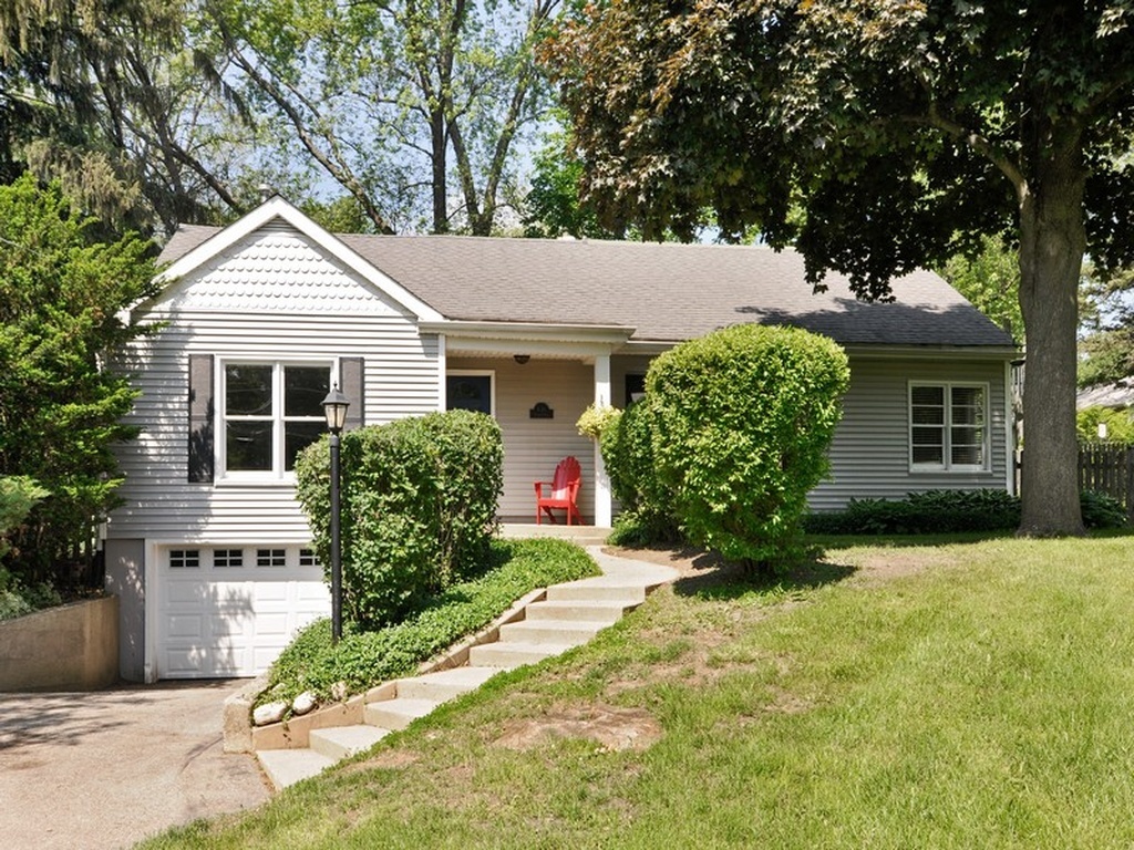 636 Exmoor Avenue Property Photo 1