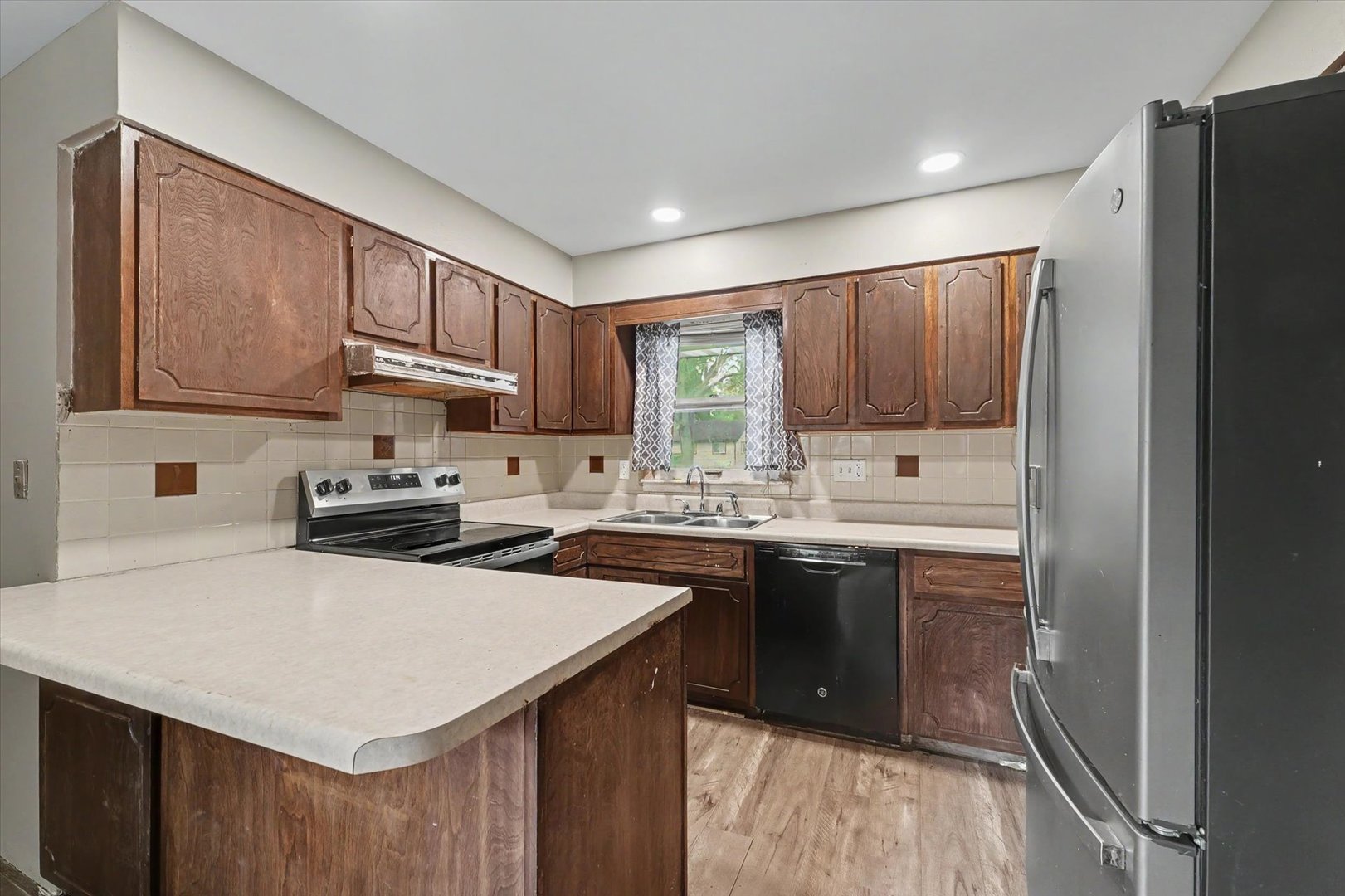 1004 Frank Drive Property Photo 14