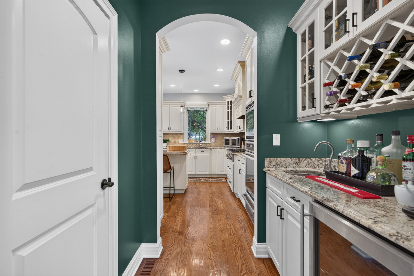 450 N Elm Avenue Property Photo 8