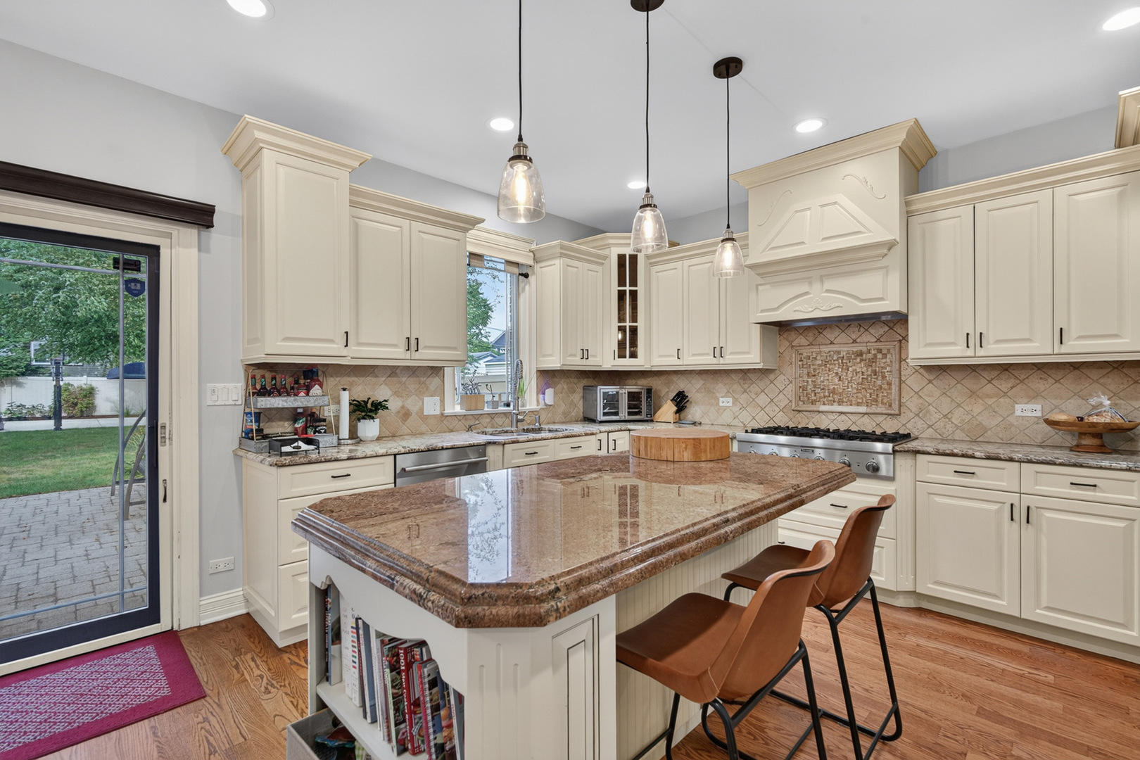 450 N Elm Avenue Property Photo 10