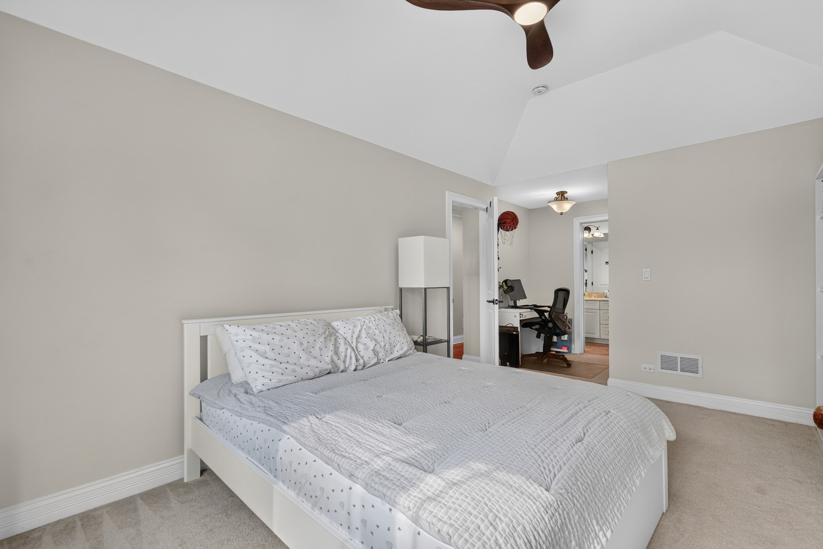 450 N Elm Avenue Property Photo 26
