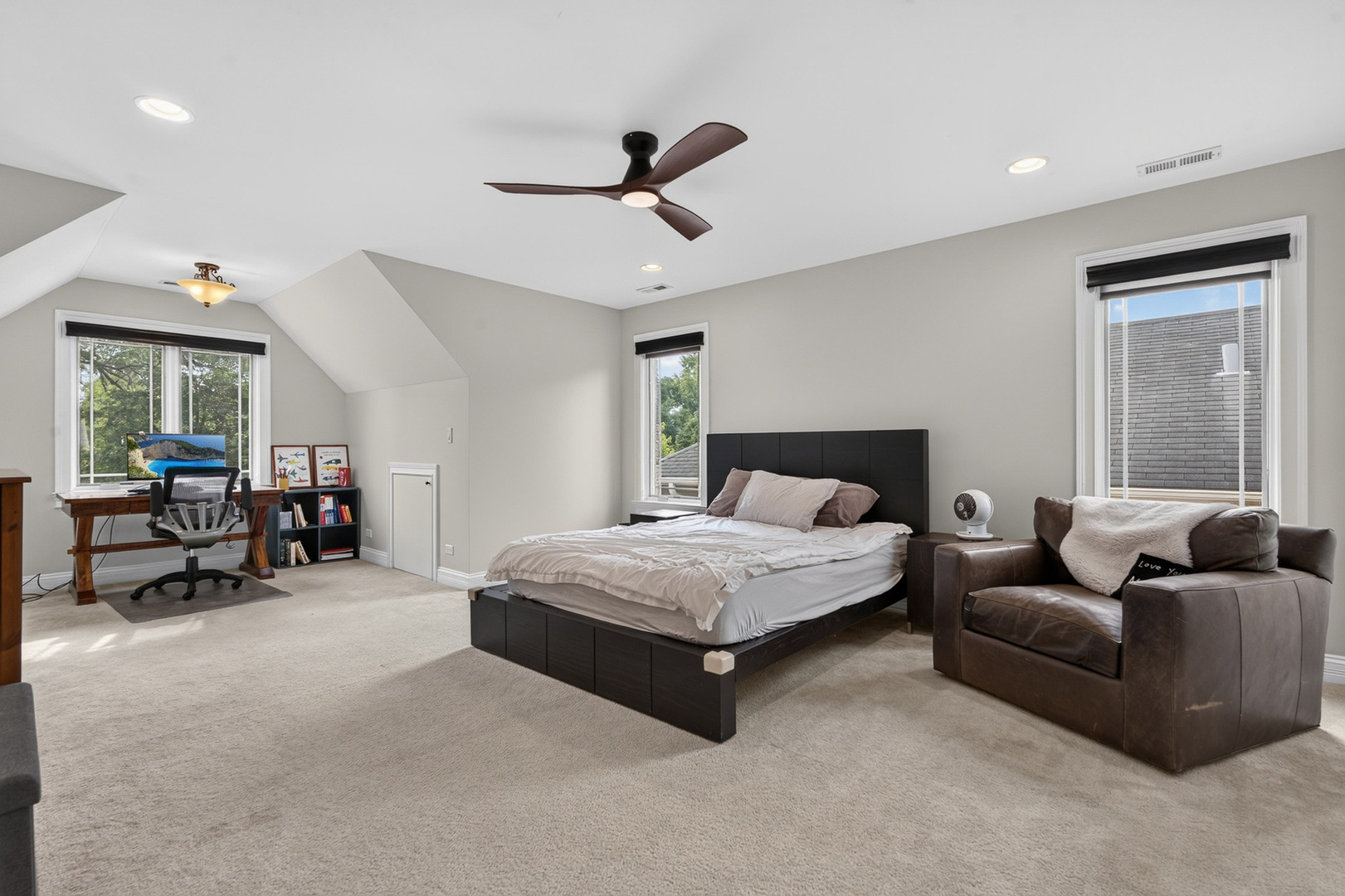 450 N Elm Avenue Property Photo 28