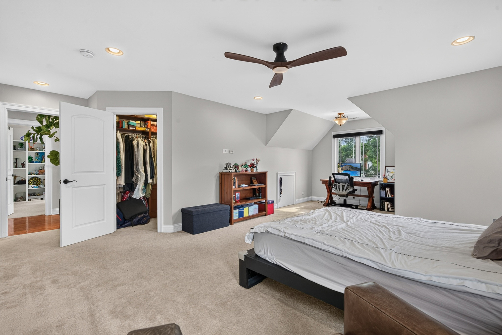 450 N Elm Avenue Property Photo 29