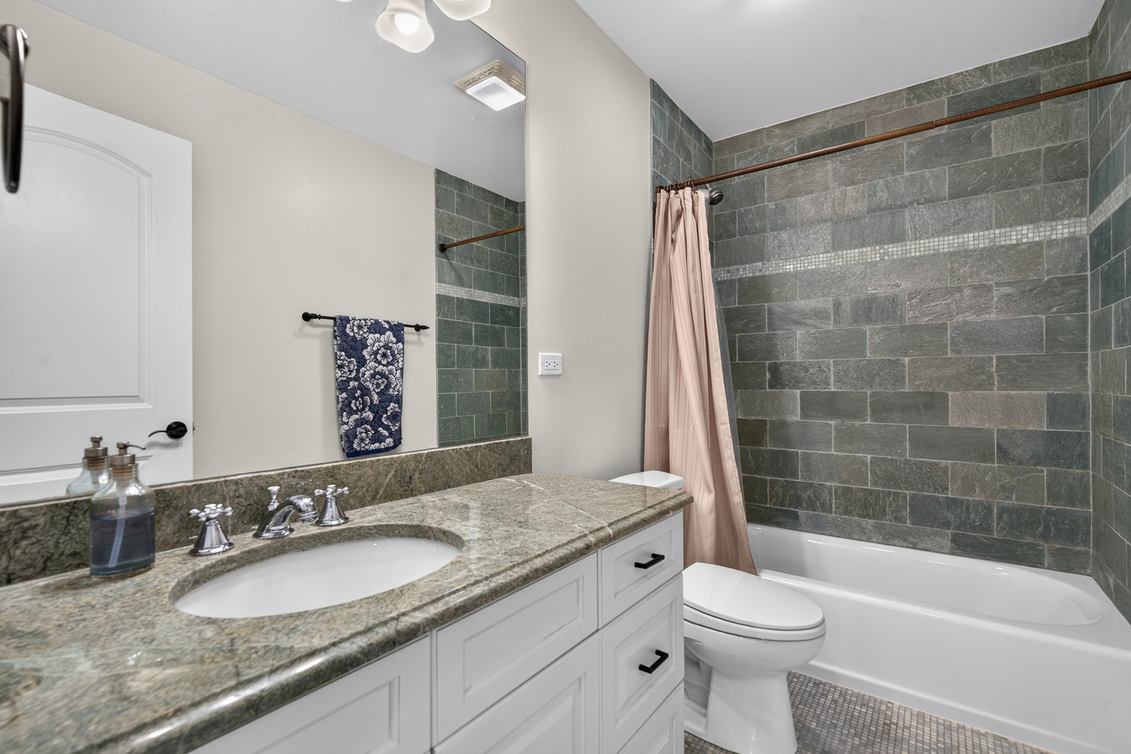 450 N Elm Avenue Property Photo 30