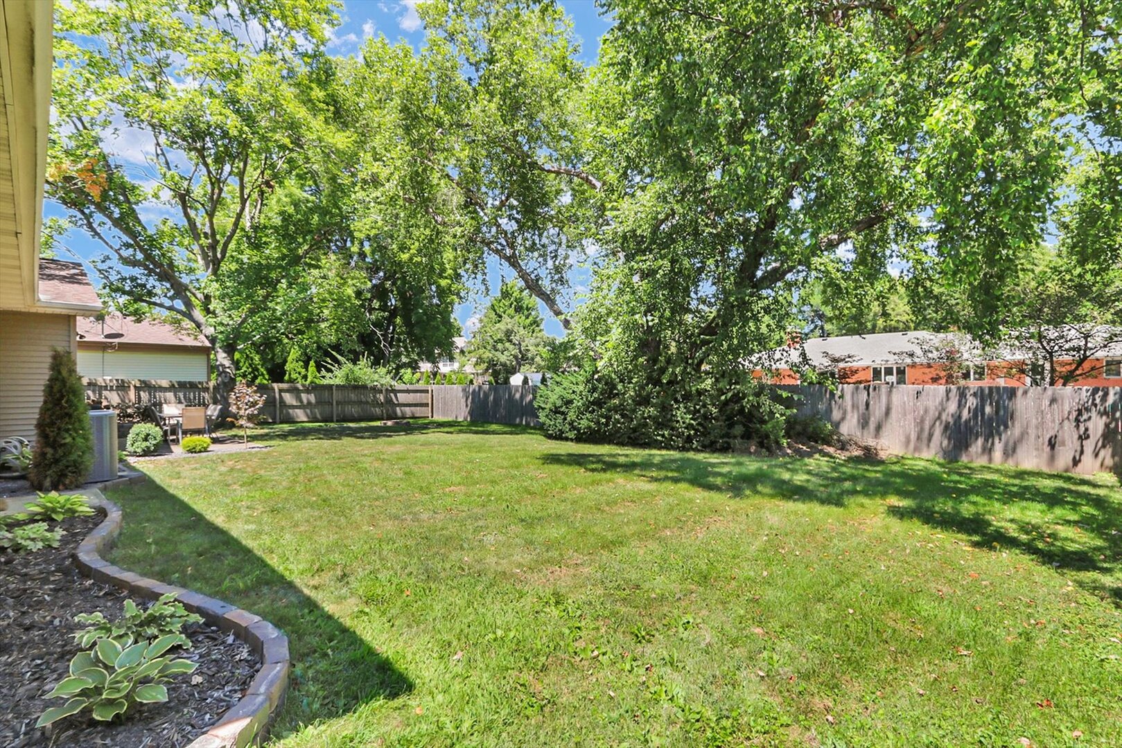 202 E Mchenry Street Property Photo 31