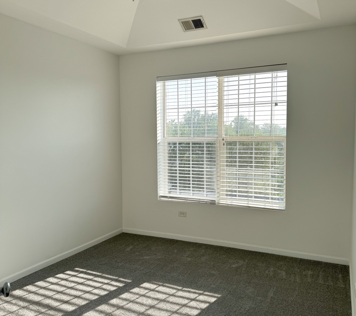 16600 Liberty Circle 3nw Property Photo 2