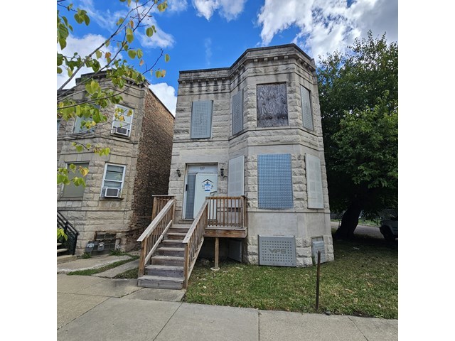 925 S Springfield Avenue Property Photo 1