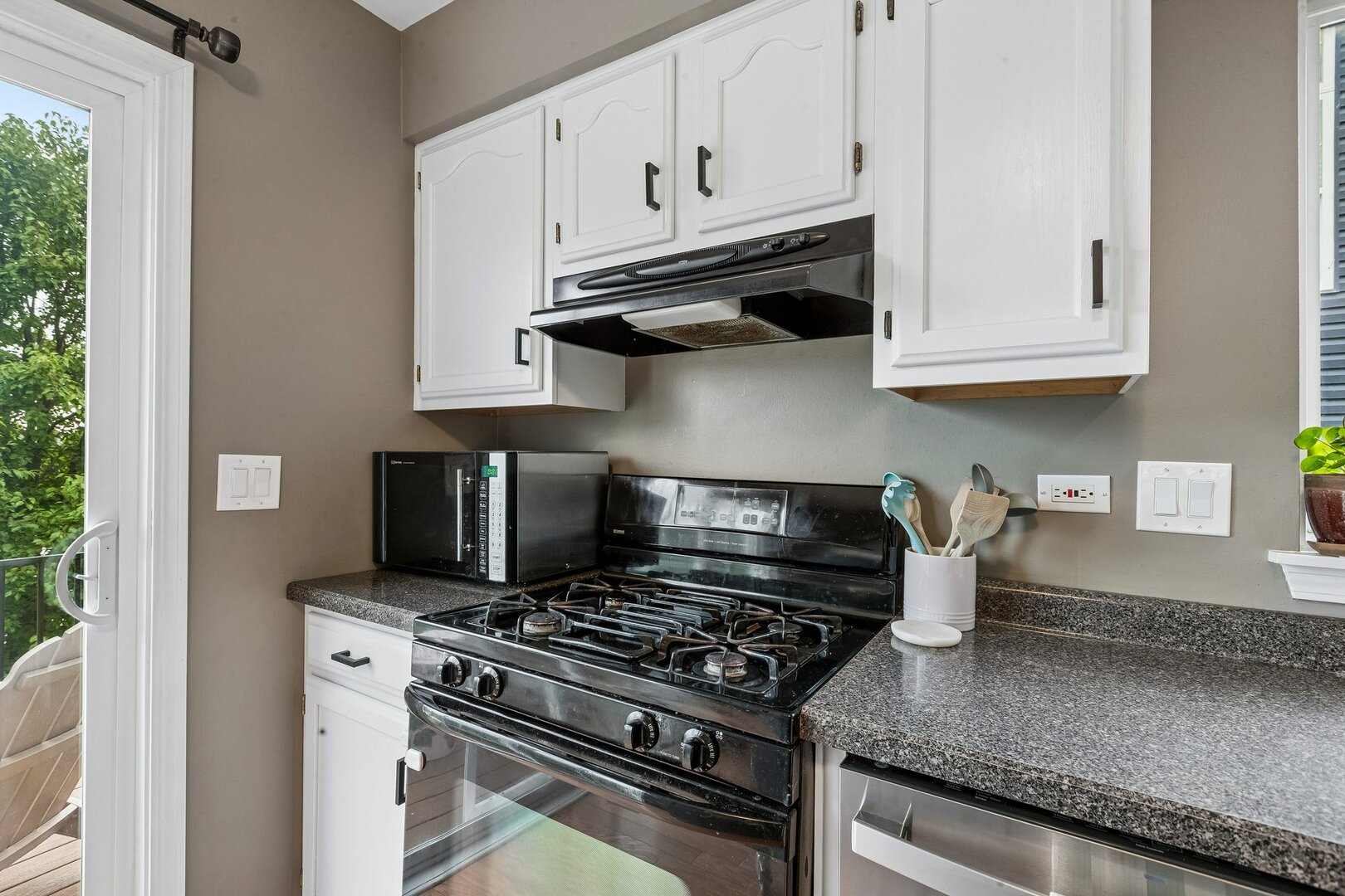 1092 N Camden Lane Property Photo 11