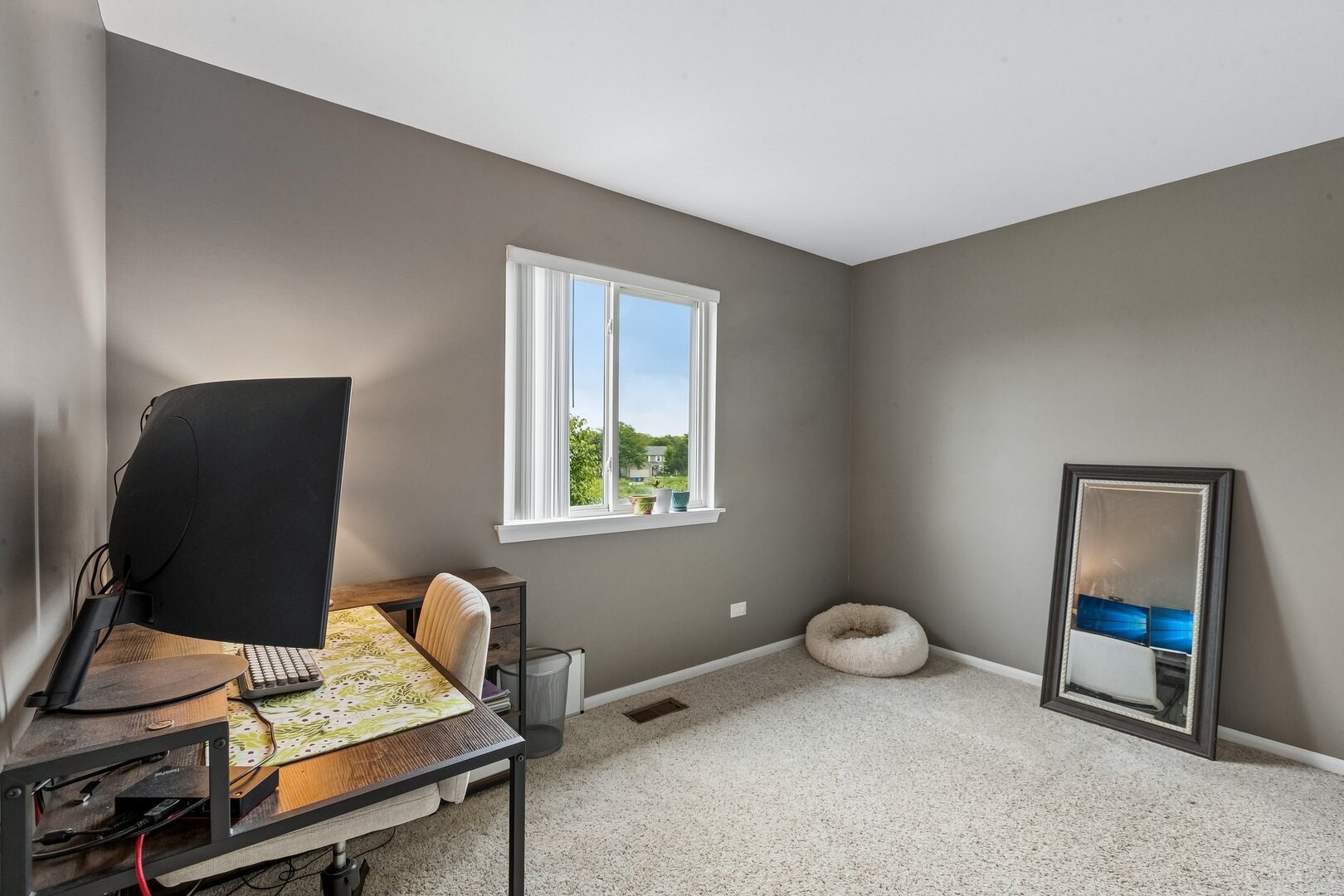 1092 N Camden Lane Property Photo 18
