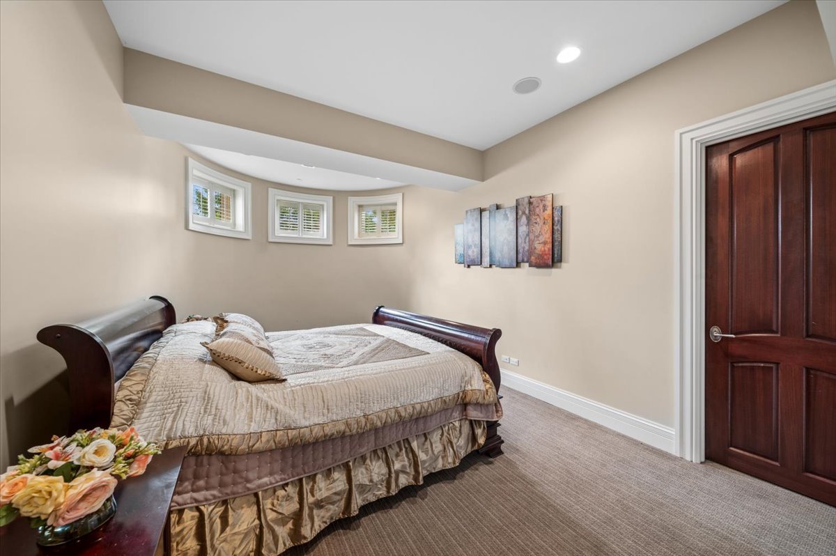 107 Forest Edge Drive Property Photo 30