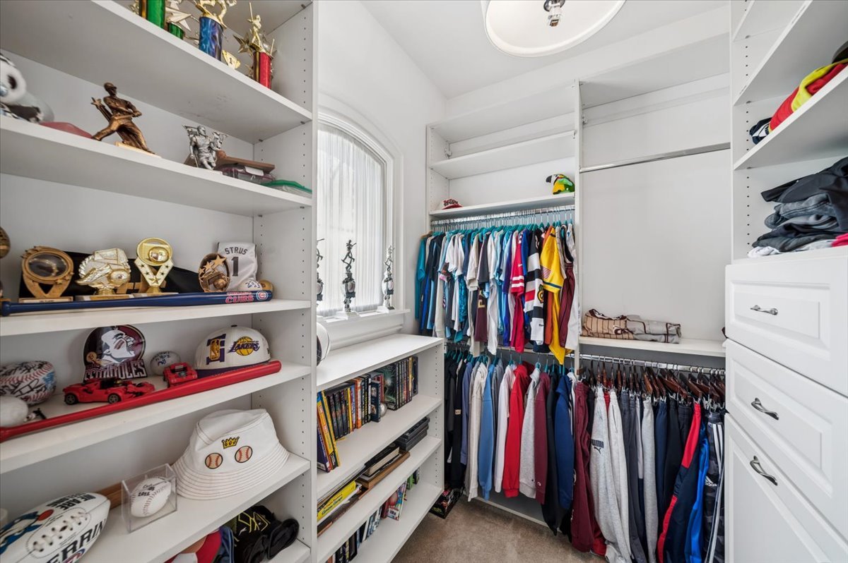 107 Forest Edge Drive Property Photo 33