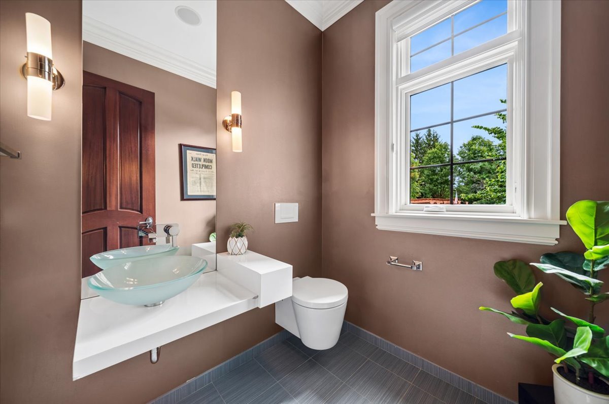107 Forest Edge Drive Property Photo 37
