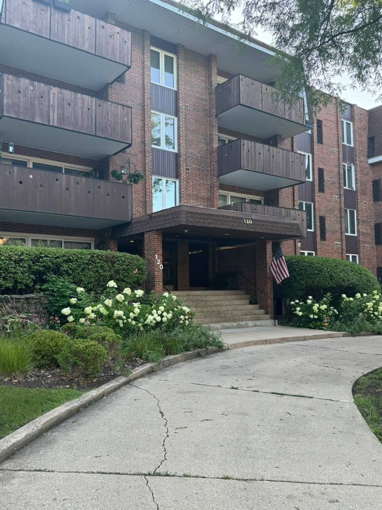 120 S Spruce Avenue 407 Property Photo 1