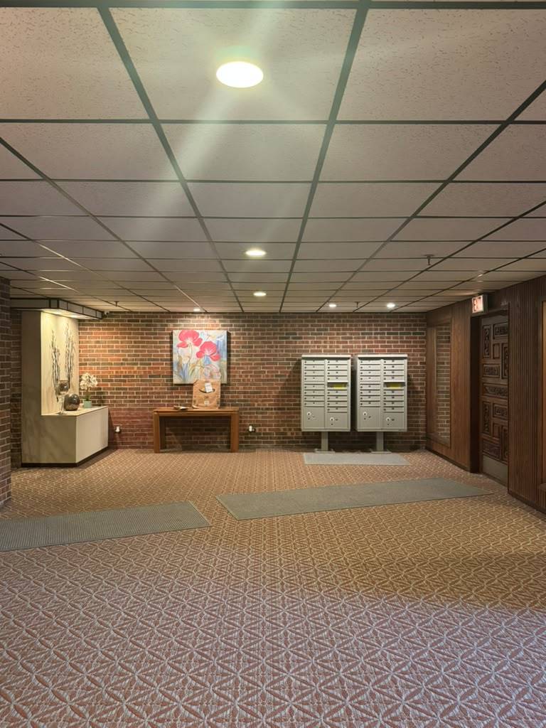 120 S Spruce Avenue 407 Property Photo 2