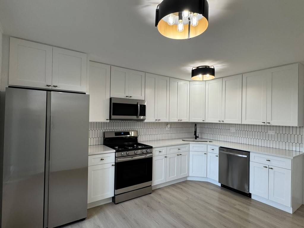 120 S Spruce Avenue 407 Property Photo 4