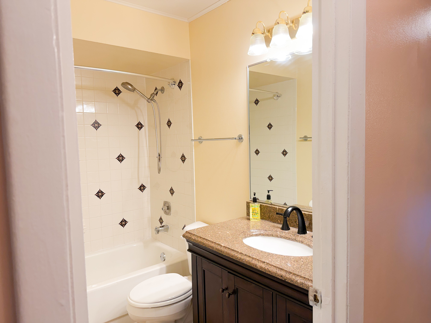 753 S Dwyer Avenue E Property Photo 12