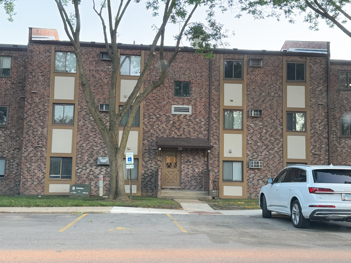 753 S Dwyer Avenue E Property Photo 20
