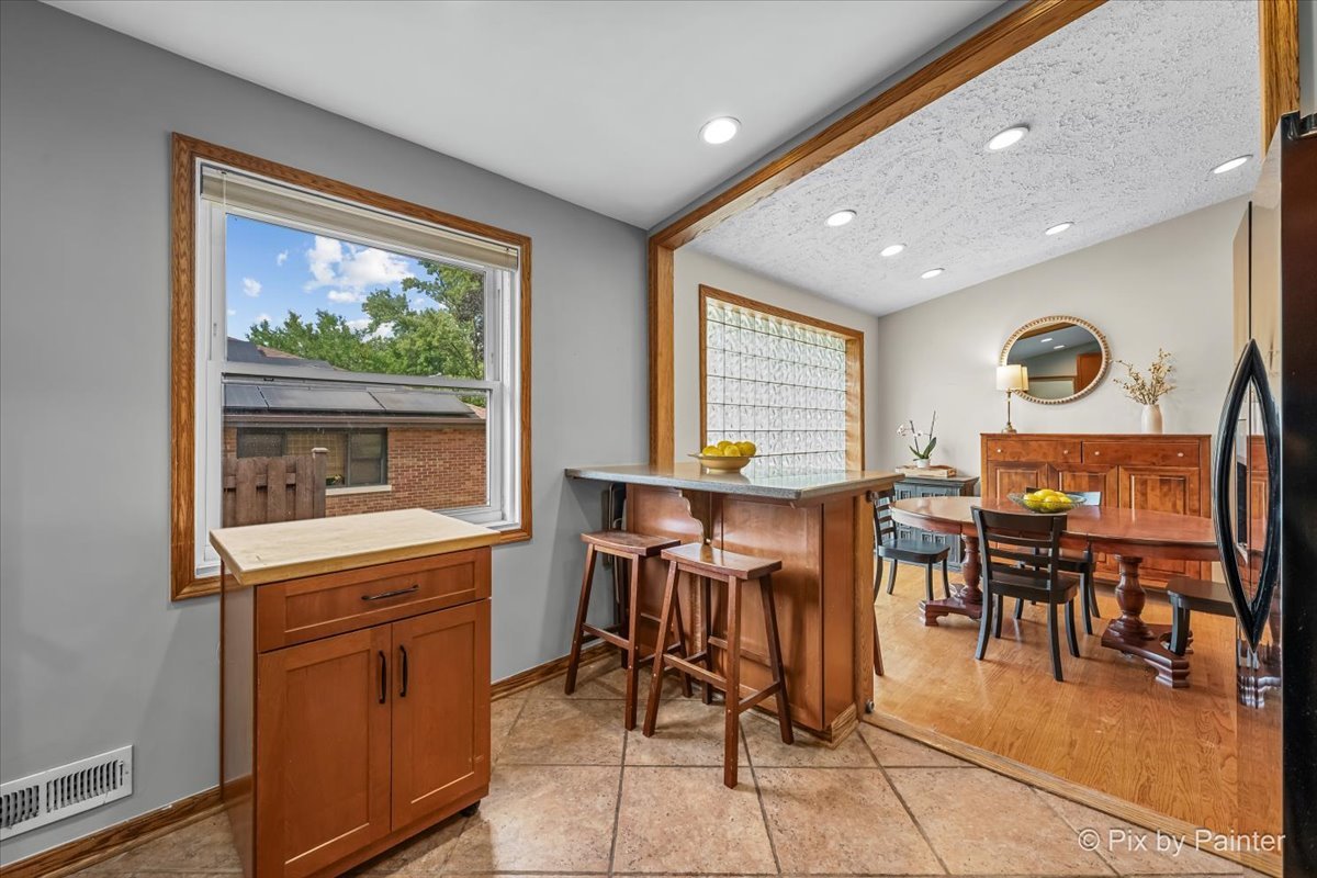 120 S Prairie Avenue Property Photo 10
