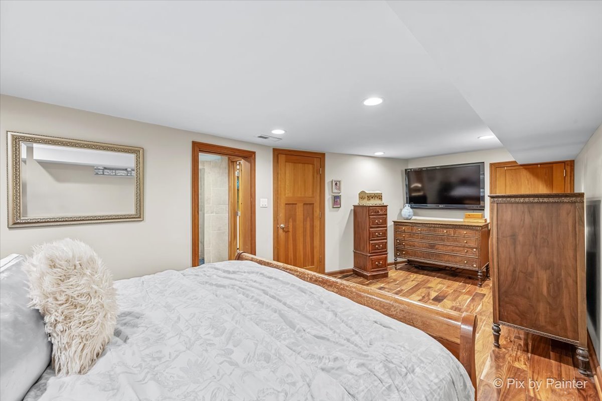 120 S Prairie Avenue Property Photo 16