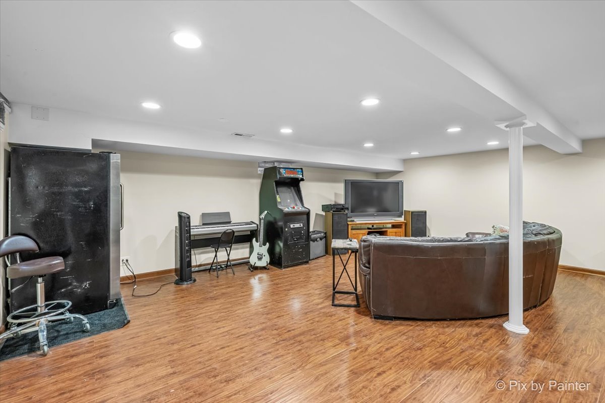 120 S Prairie Avenue Property Photo 21