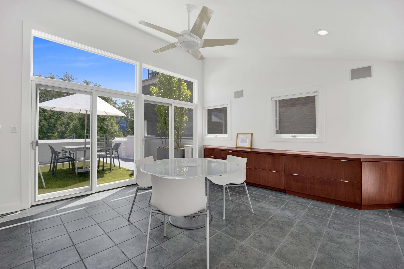 1857 N Burling Street Property Photo 37
