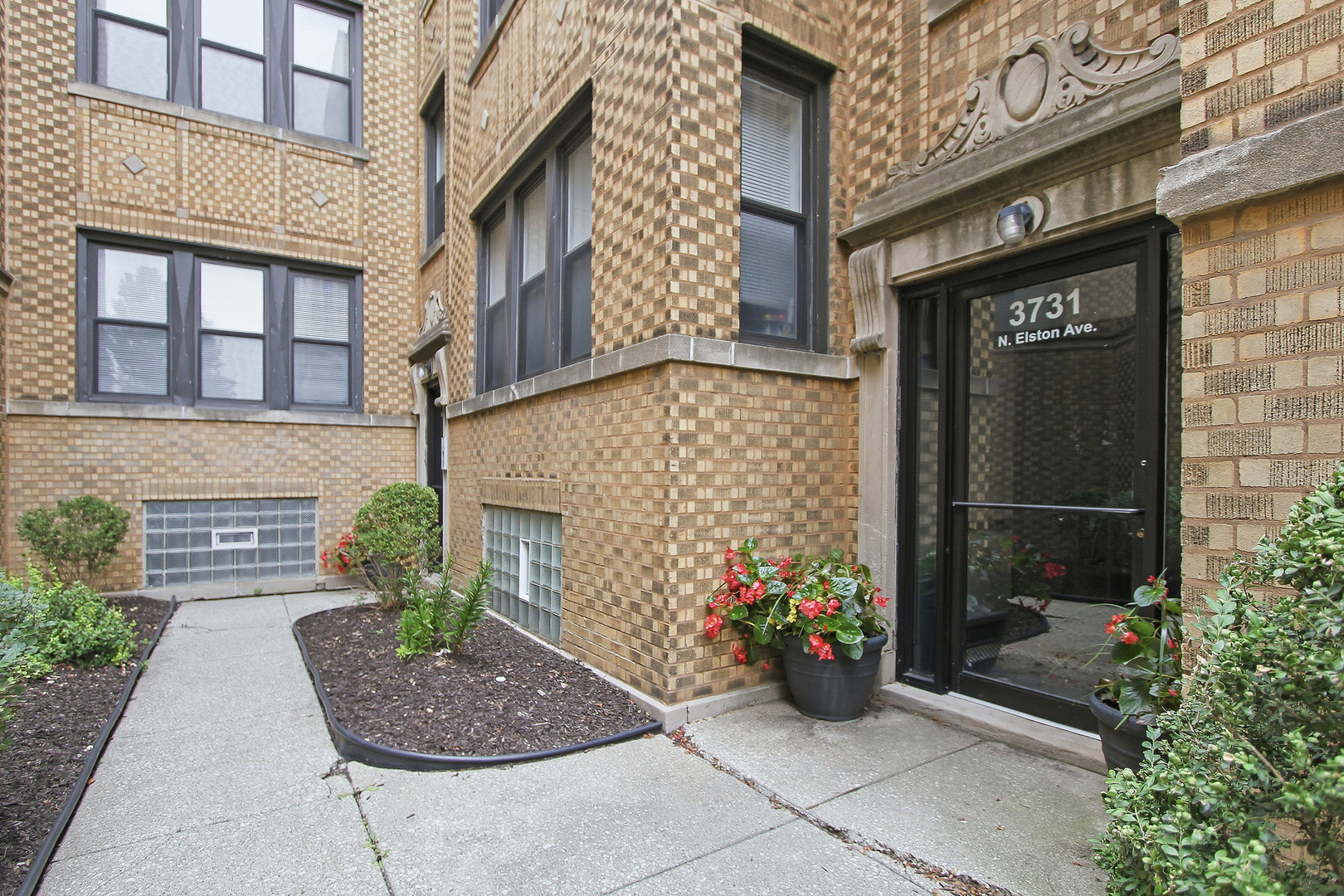 3731 N Elston Avenue 2n Property Photo 2