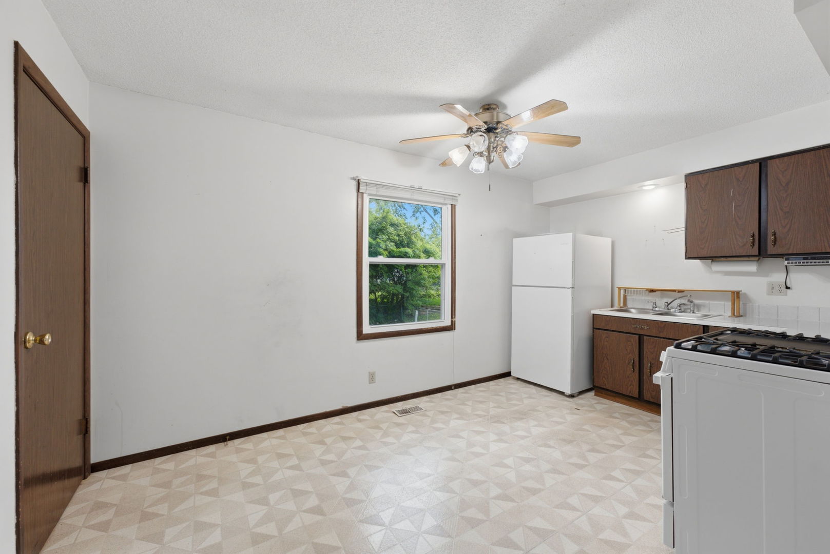 1410 Calvin Street Property Photo 7