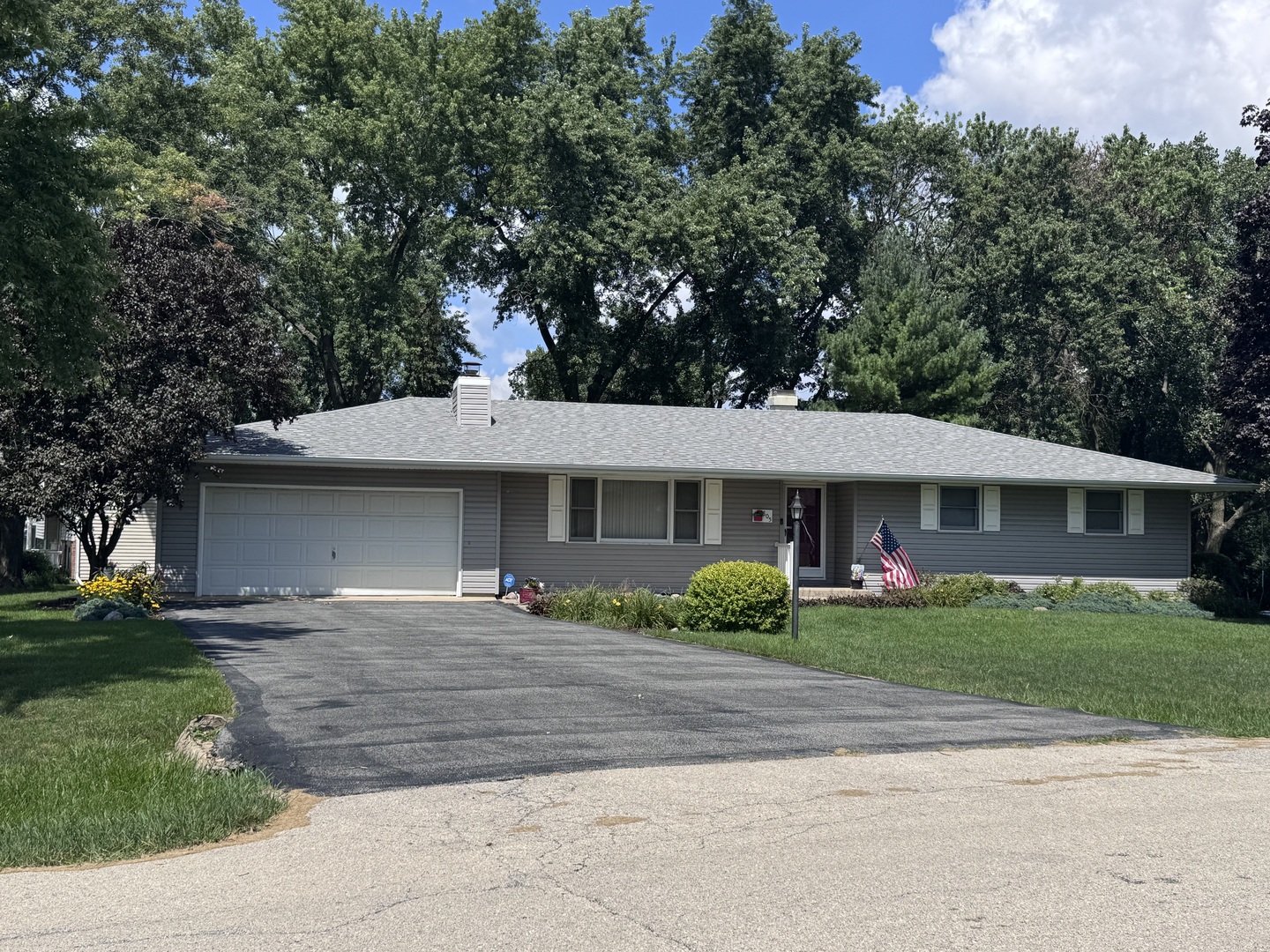 805 Chelsea Street Property Photo 2