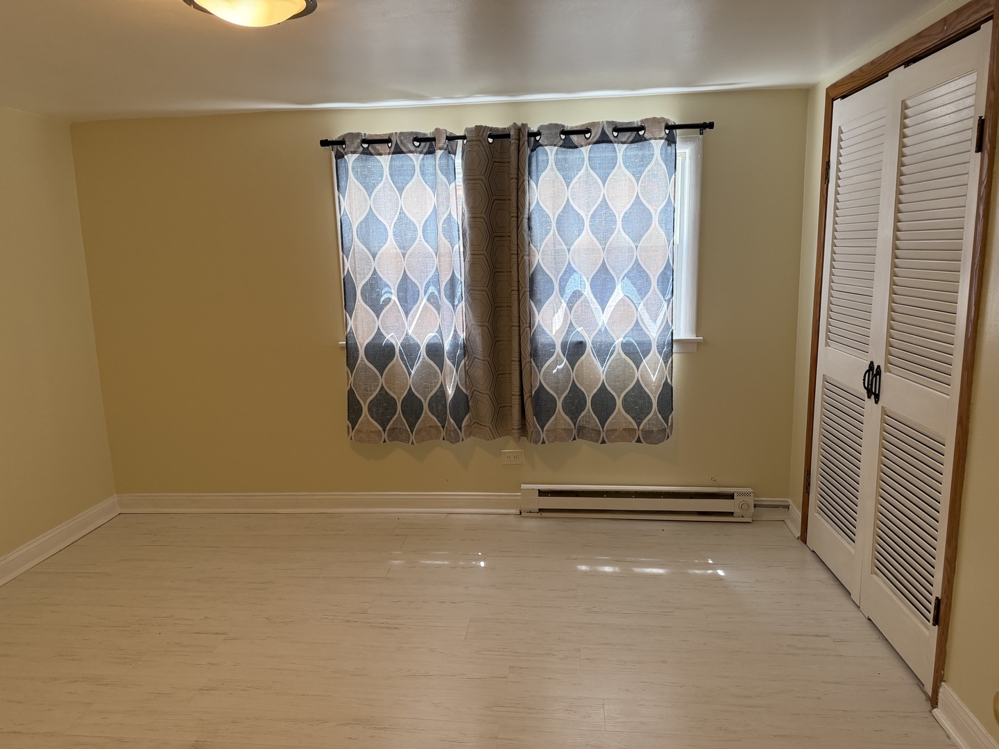 5743 S Kenton Avenue 1s Property Photo 5