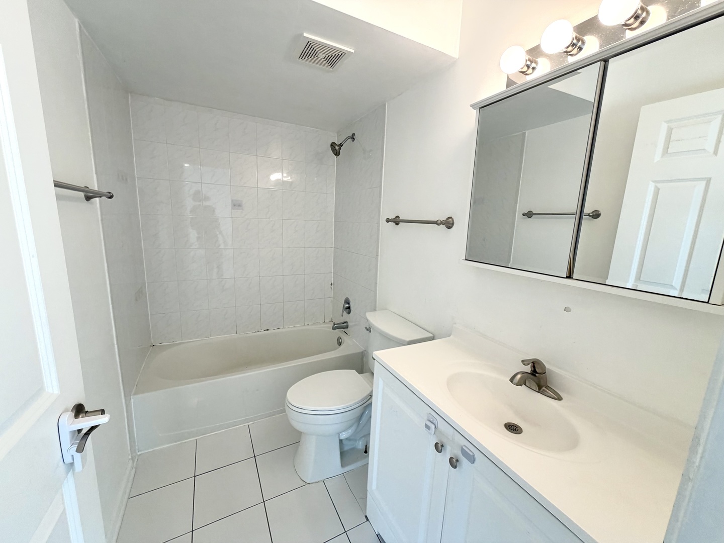 3444 Cuyler Avenue 2 Property Photo 4