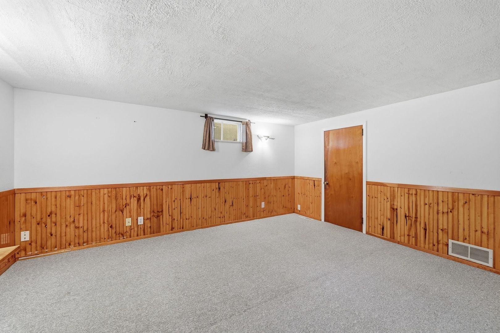 1009 Leith Avenue Property Photo 28