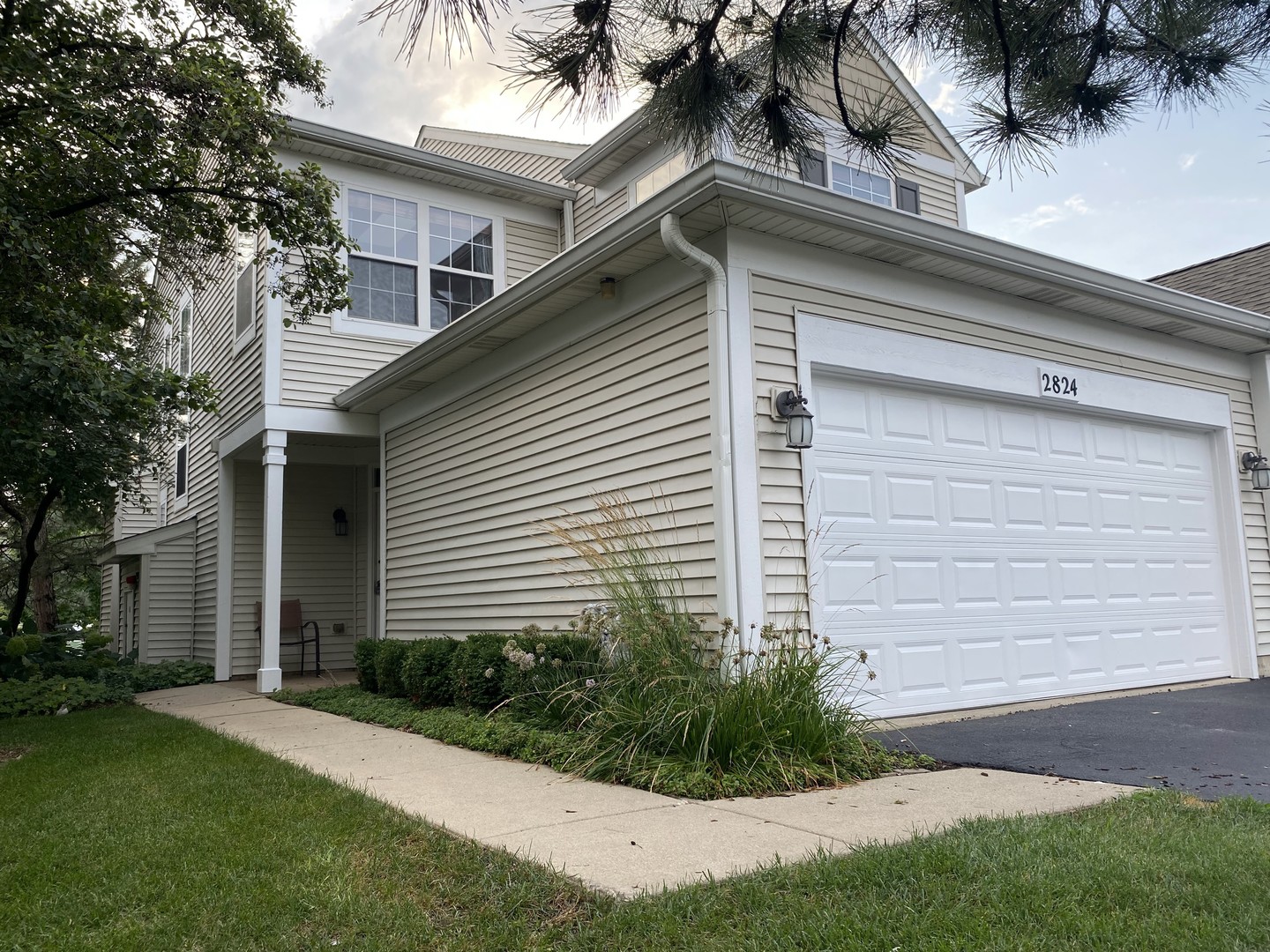 2824 White Thorn Circle Property Photo 2