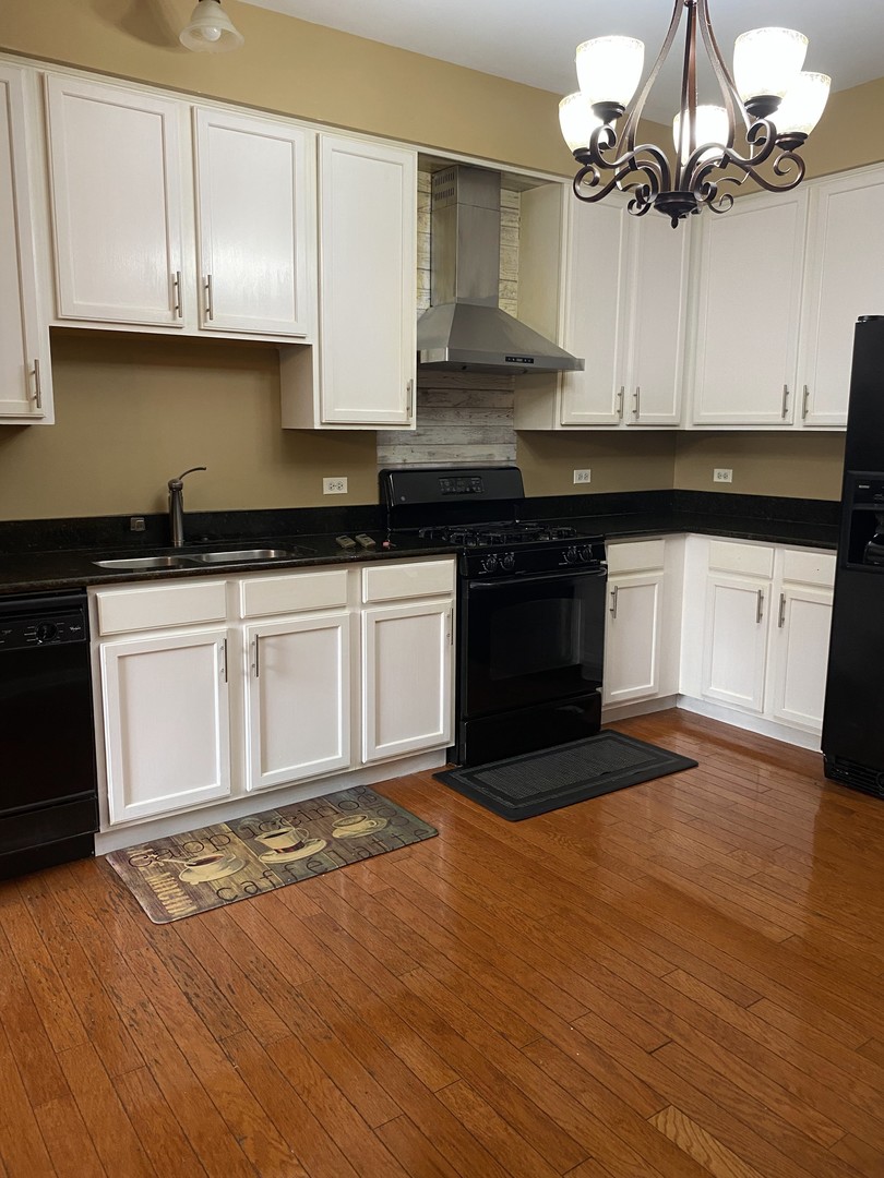 2824 White Thorn Circle Property Photo 7