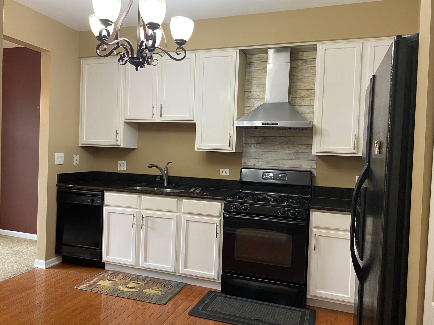 2824 White Thorn Circle Property Photo 9
