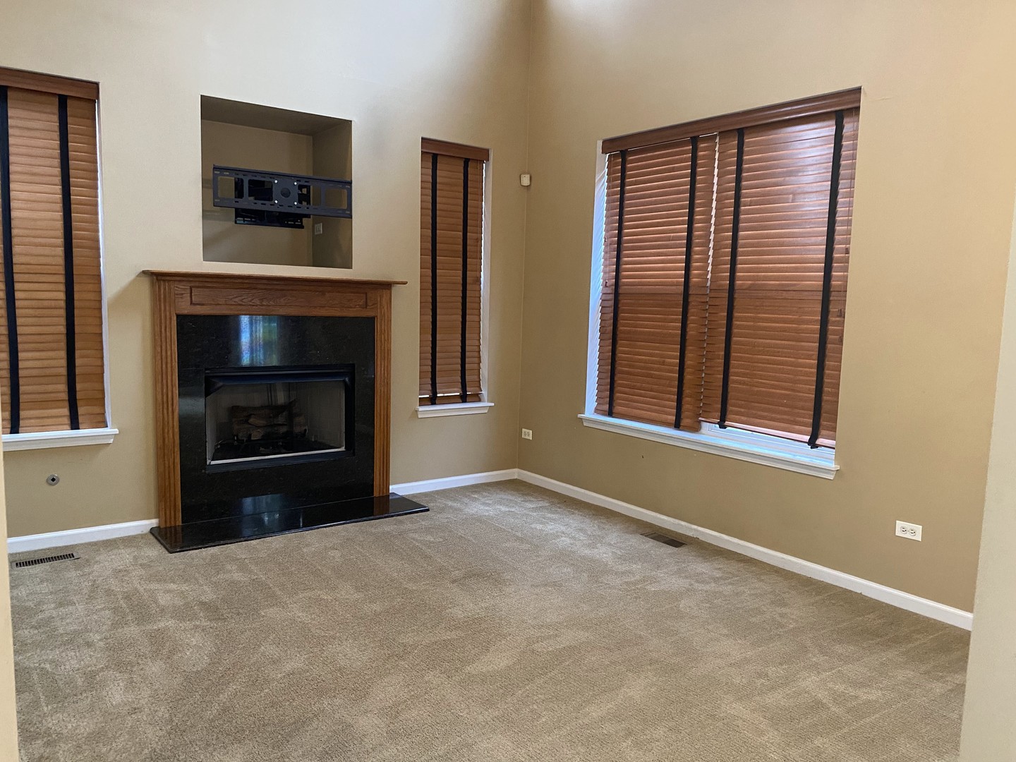 2824 White Thorn Circle Property Photo 18