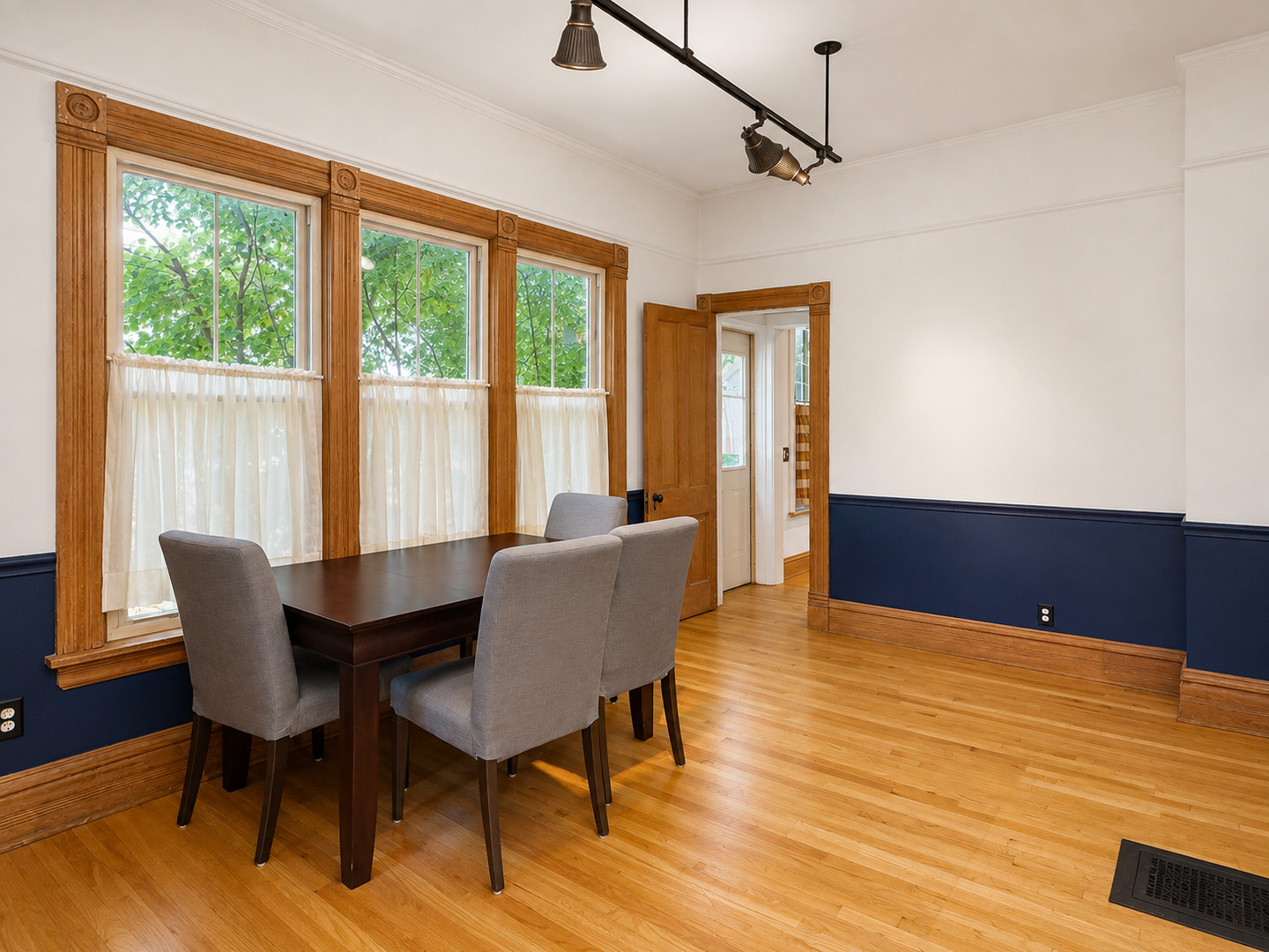 1013 Simpson Street Property Photo 3