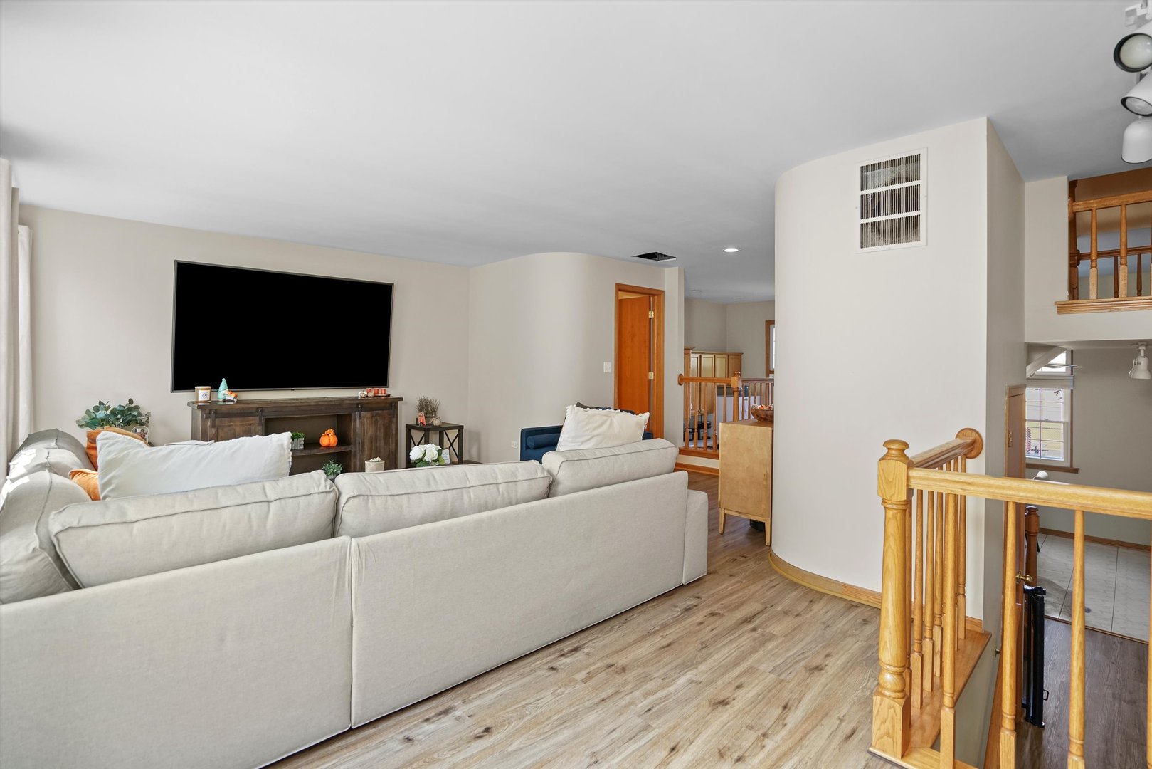 12723238 Property Photo 9