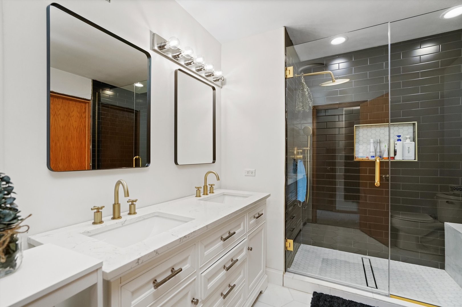 12723238 Property Photo 17