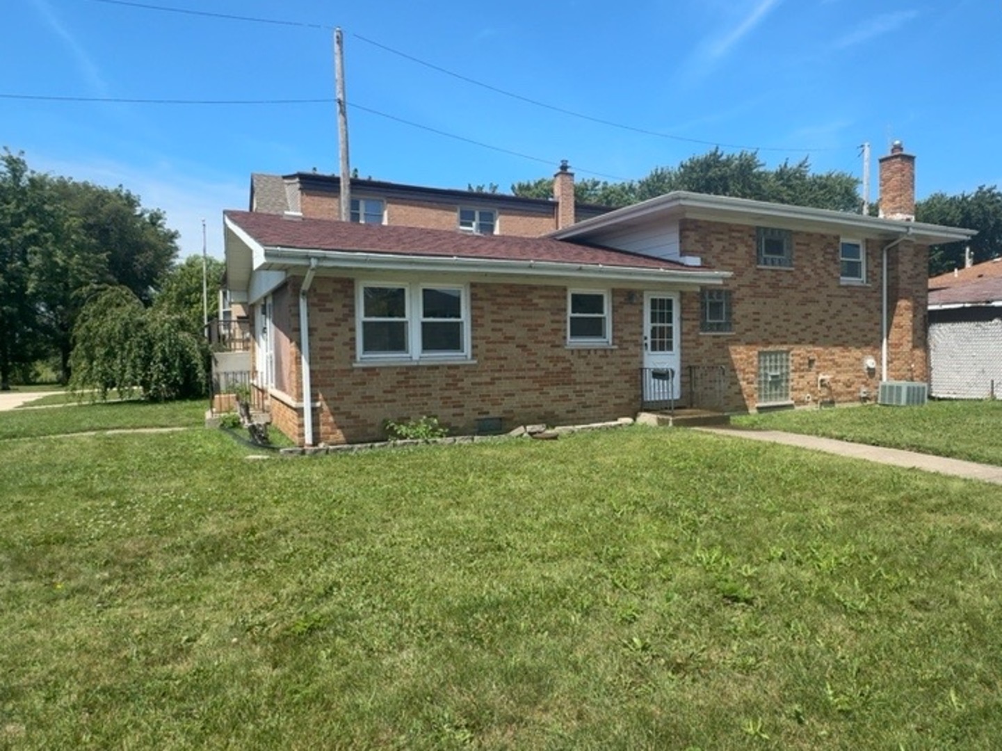 11420 S Hamlin Avenue Property Photo 2