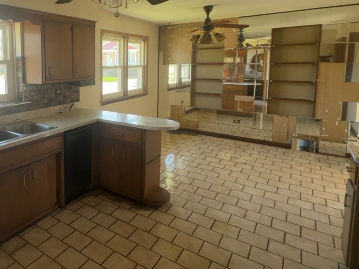 11420 S Hamlin Avenue Property Photo 4