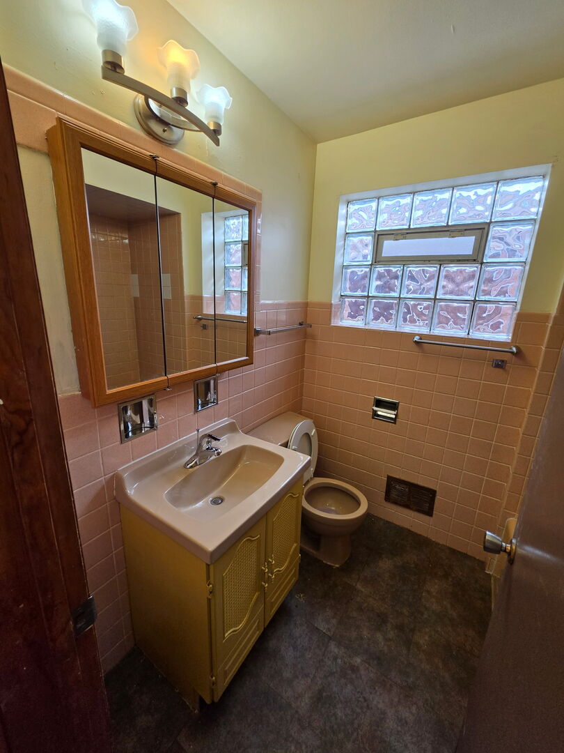 116 W 83rd Street Property Photo 8