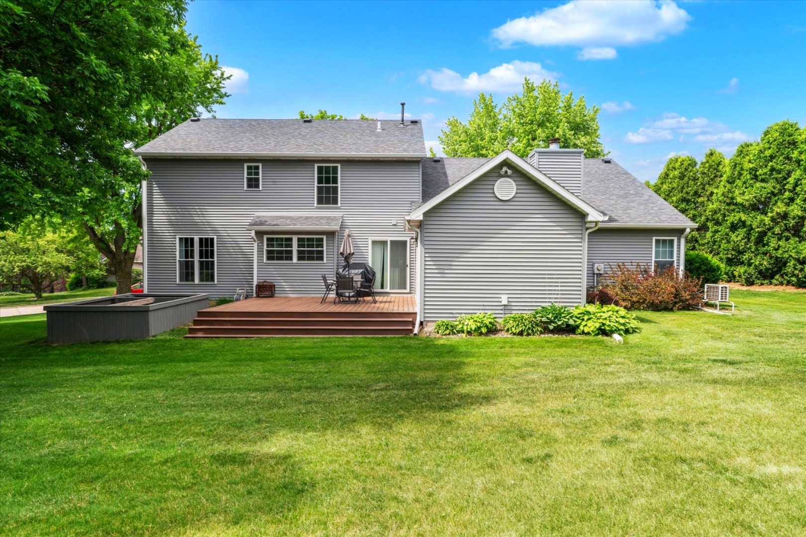 2520 Buckingham Avenue Property Photo 4