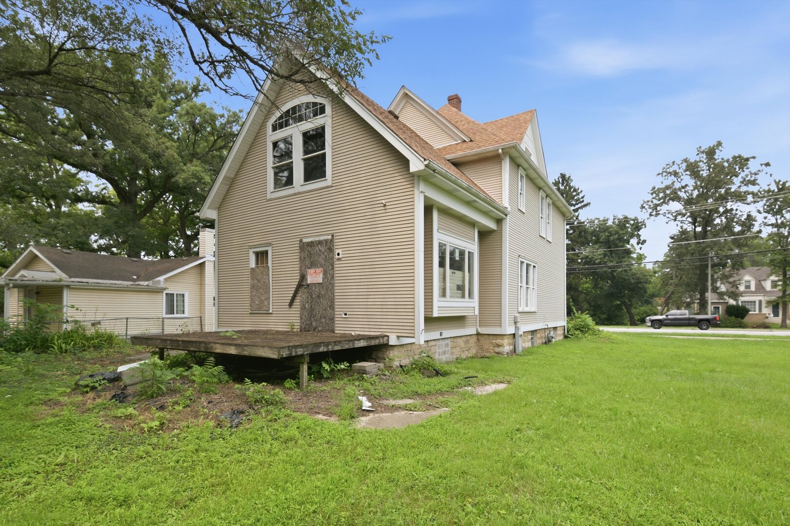 20 E Main Street Property Photo 1