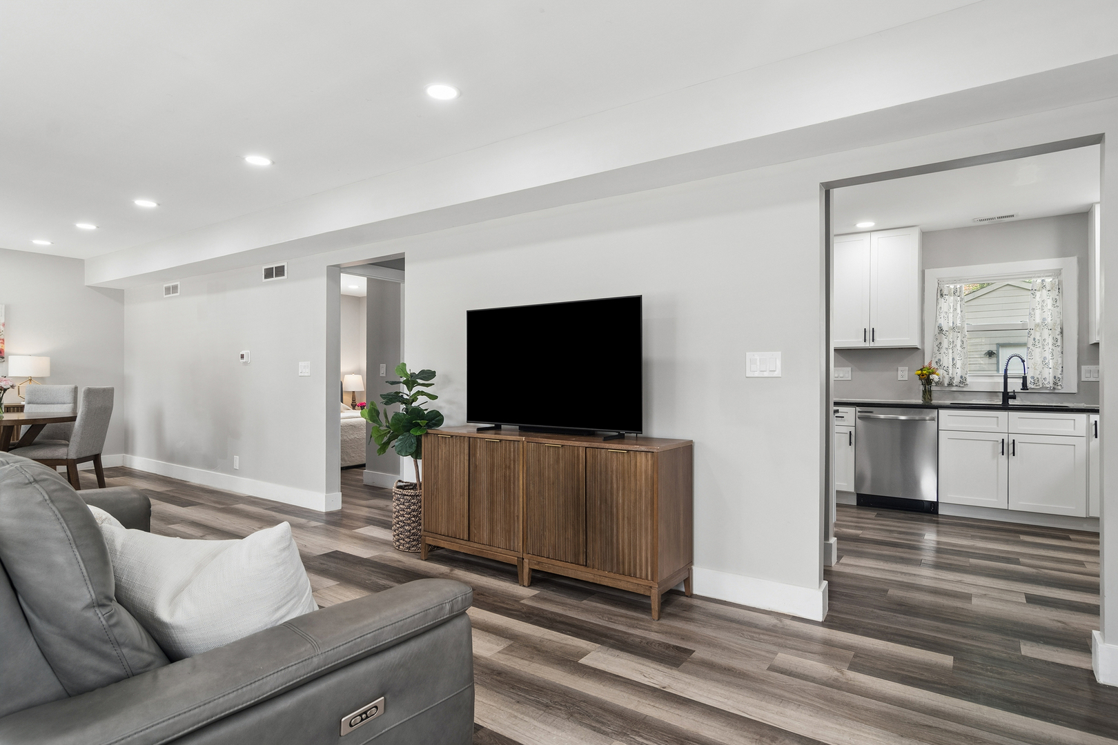 418 S Lake Terrace Property Photo 9
